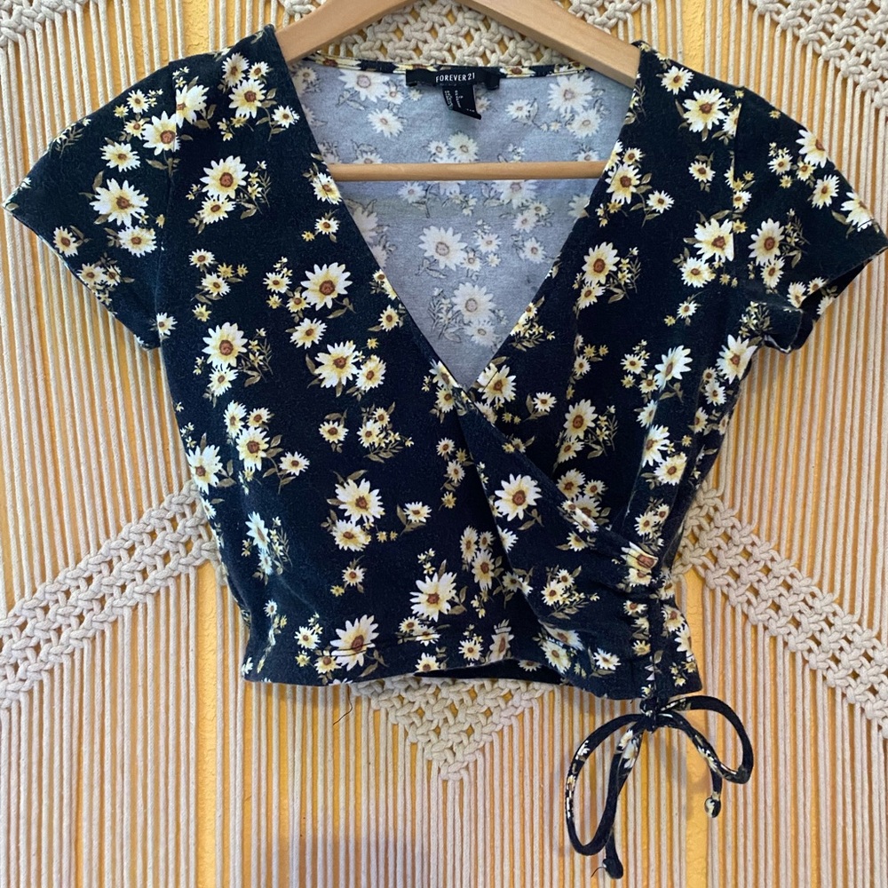 Daisy crop top